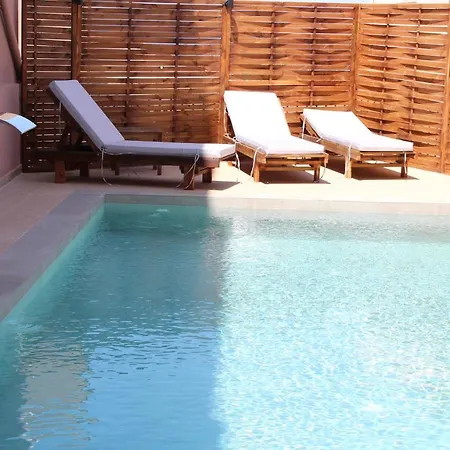 Mithos Premium Aparthotel 2*