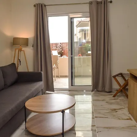 Ξενοδοχείο με διαμερίσματα Mithos Premium 2*