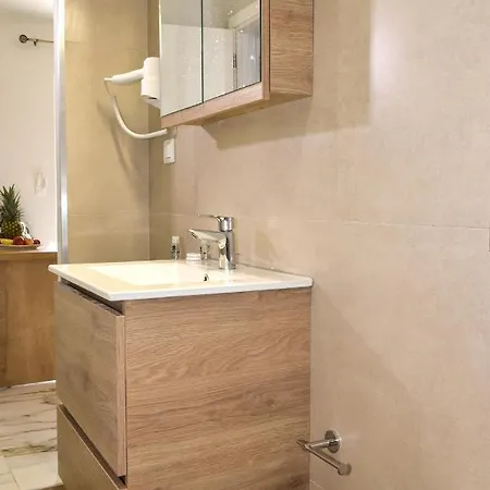 Ξενοδοχείο με διαμερίσματα Mithos Premium 2*