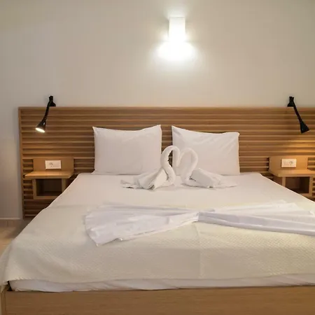 Mithos Premium Aparthotel 2*